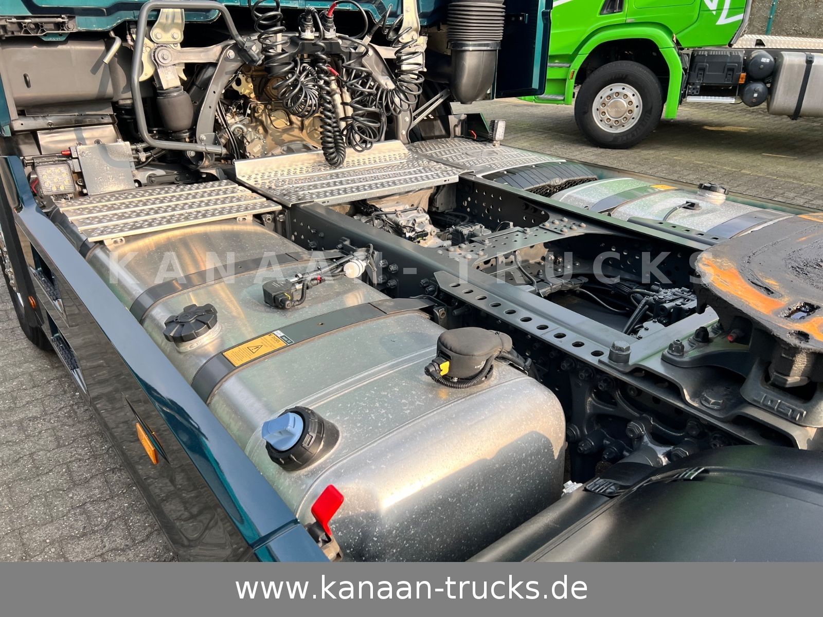 Fahrzeugabbildung Mercedes-Benz 1858 LS Actros 5 GigaSpace leder Xenon 1860 1863