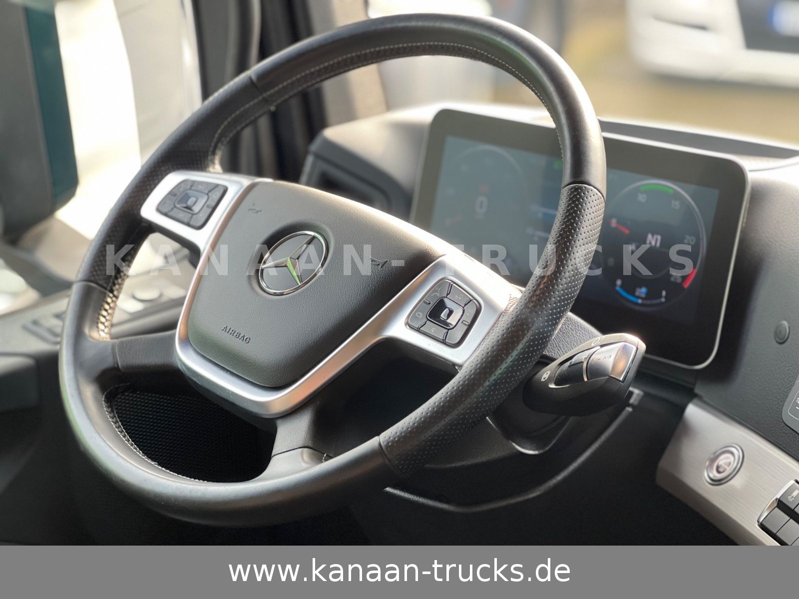 Fahrzeugabbildung Mercedes-Benz 1858 LS Actros 5 GigaSpace leder Xenon 1860 1863