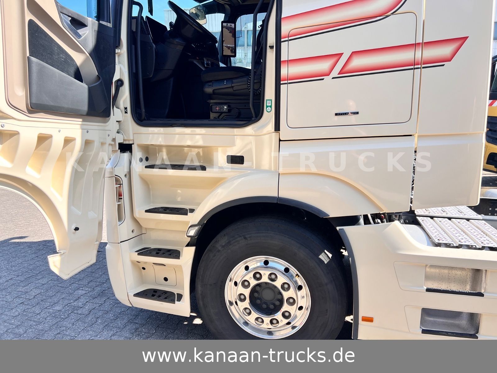 Fahrzeugabbildung Mercedes-Benz 1848 LS Actros 5  GigaSpace