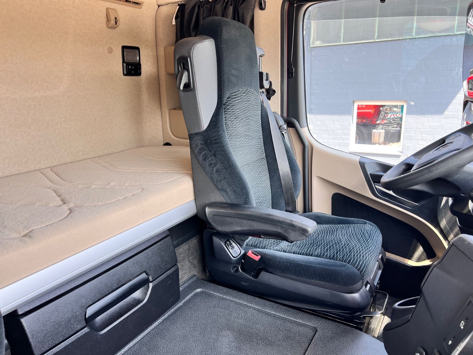 Fahrzeugabbildung Mercedes-Benz 1846 LS  Actros 5 4x2 Kipphydraulik