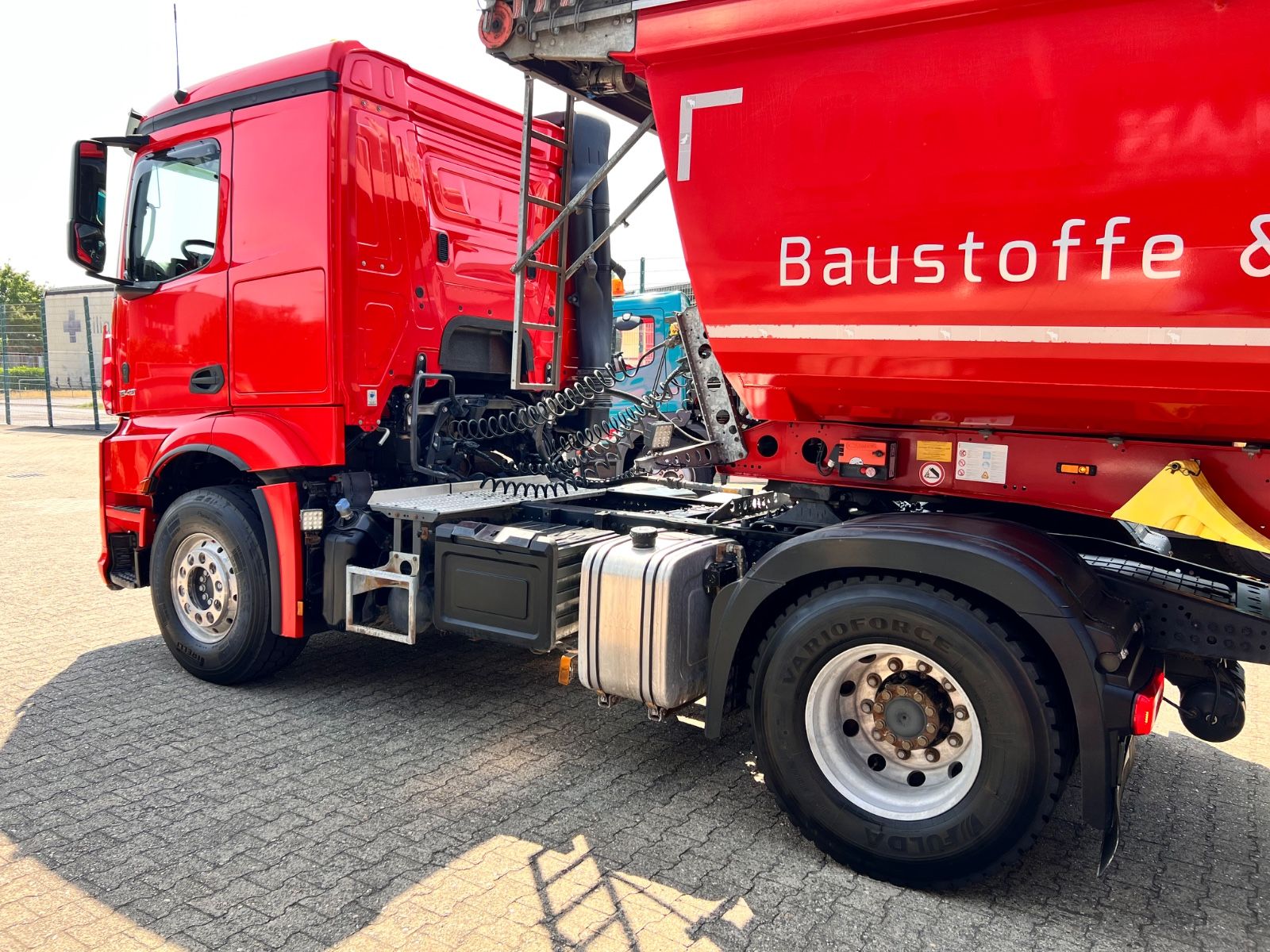 Fahrzeugabbildung Mercedes-Benz 1846 LS  Actros 5 4x2 Kipphydraulik