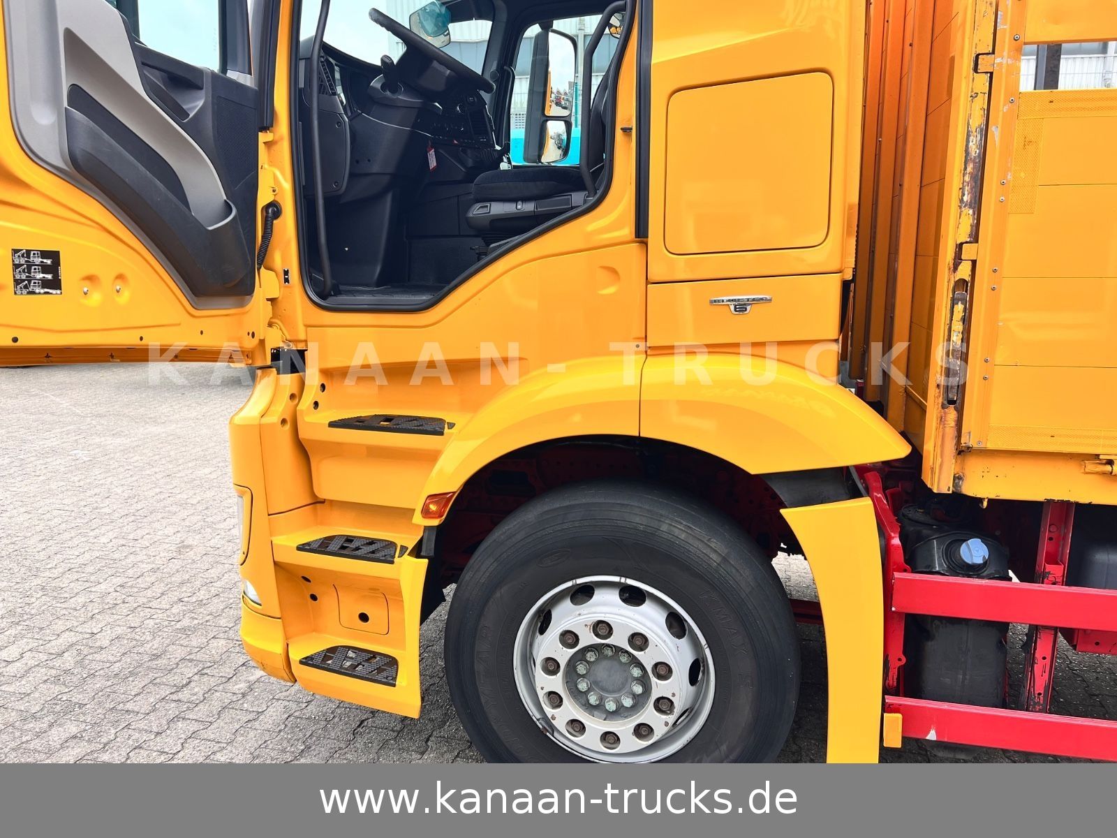 Fahrzeugabbildung Mercedes-Benz 1845 Antos 4x2 Baustoffkran Palfinger 21001L