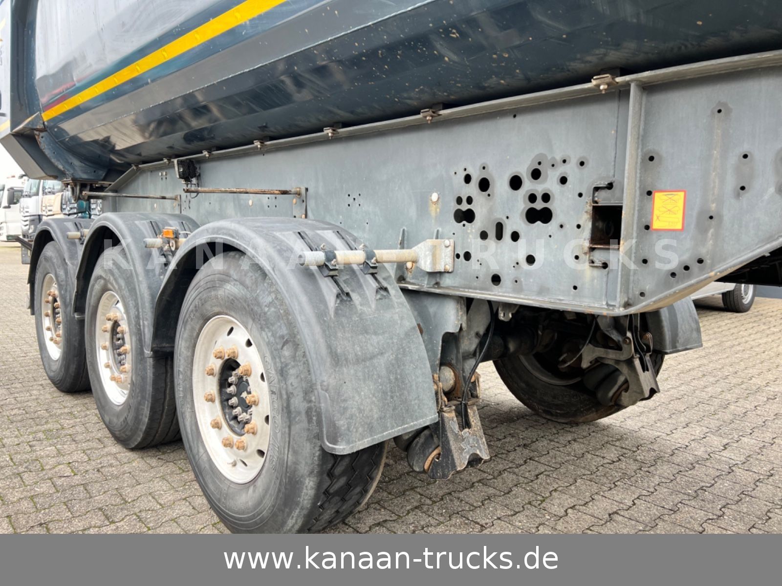 Fahrzeugabbildung Schmitz Cargobull SKI 24 SL7,2  Cramaro Verdeck Leerg. 6.380Kg TOP