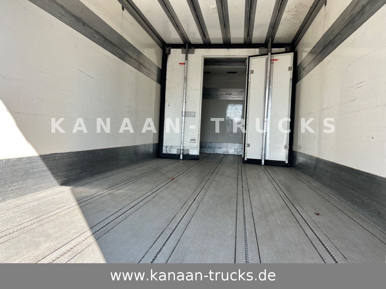 Fahrzeugabbildung Scania P250 Kühlkoffer Carrier Supra1150 Silent  LBW E6