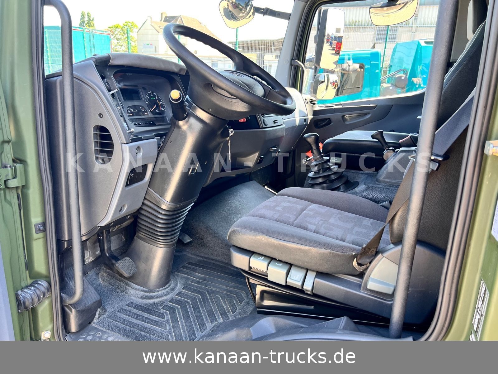 Fahrzeugabbildung Mercedes-Benz 1018 Atego 4x4 Allrad  Miltär Camper Expedition
