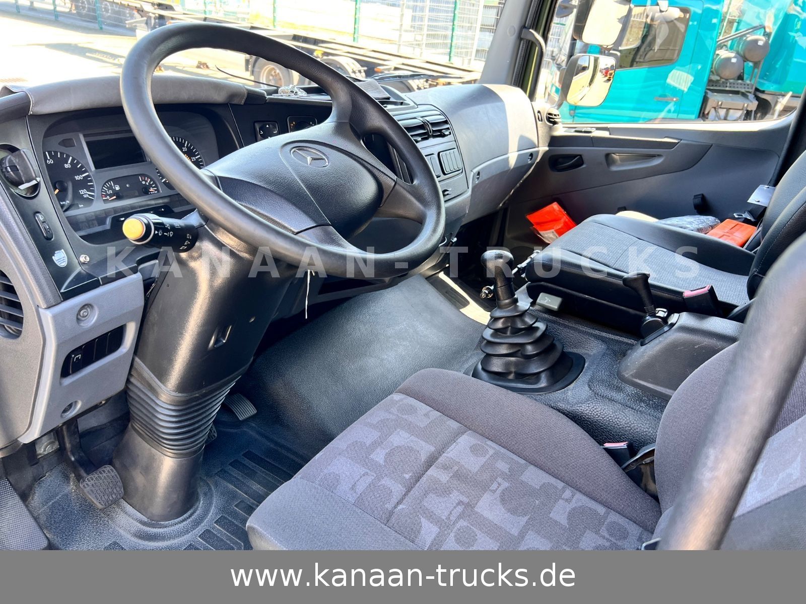 Fahrzeugabbildung Mercedes-Benz 1018 Atego 4x4 Allrad  Miltär Camper Expedition