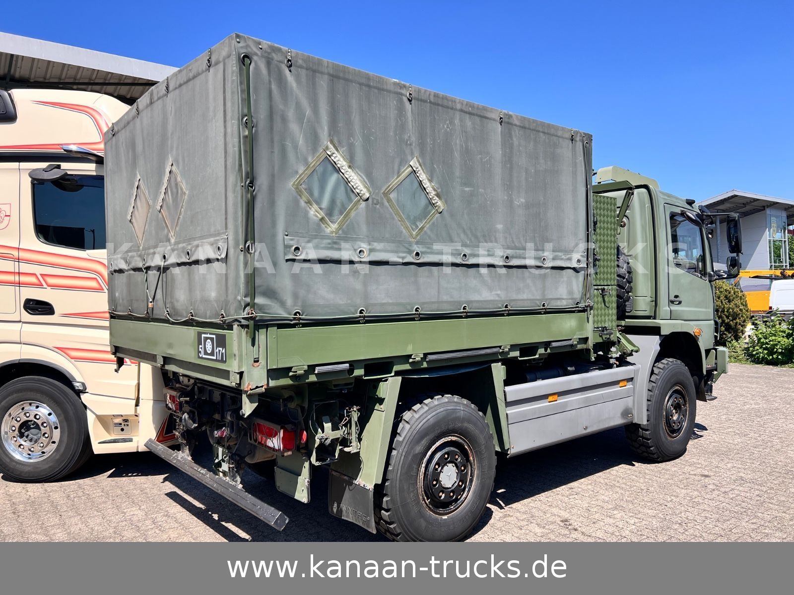 Fahrzeugabbildung Mercedes-Benz 1018 Atego 4x4 Allrad  Miltär Camper Expedition