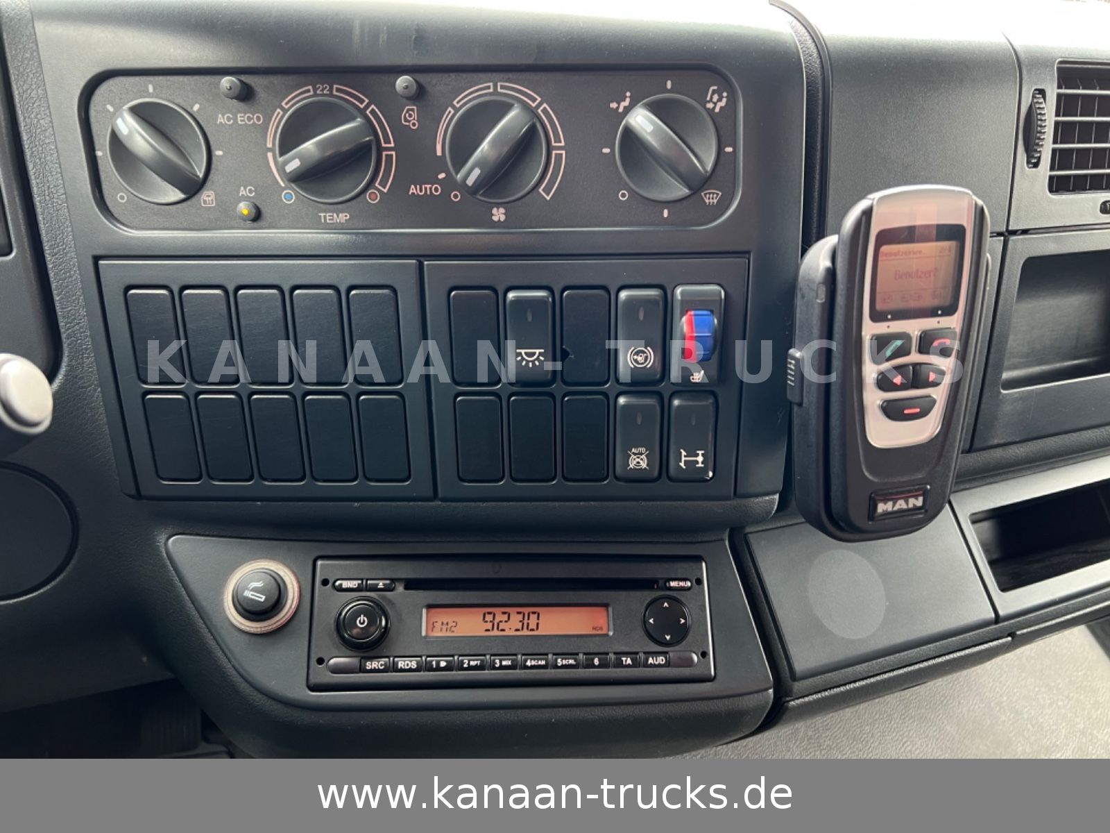 Fahrzeugabbildung MAN TGM 15.250  Spezial Aufbau Langmaterial 7,5m