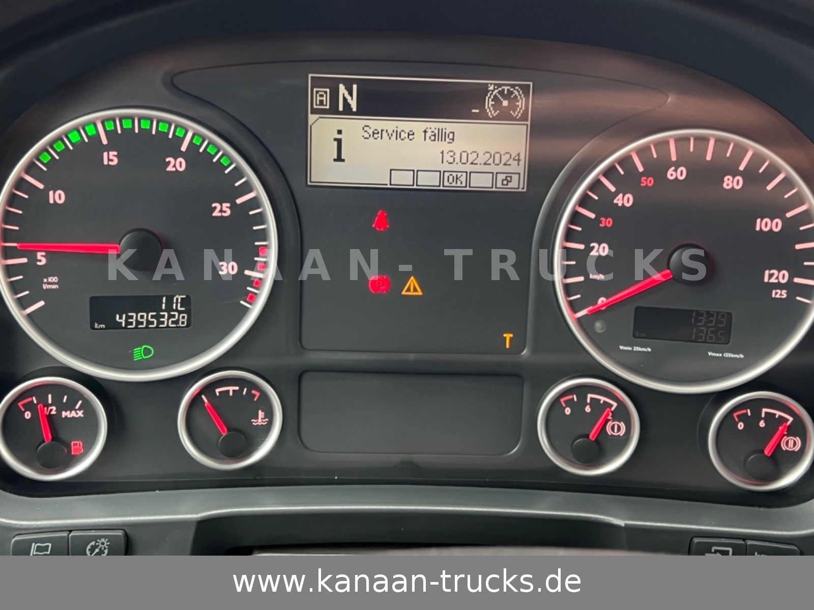 Fahrzeugabbildung MAN TGM 15.250  Spezial Aufbau Langmaterial 7,5m