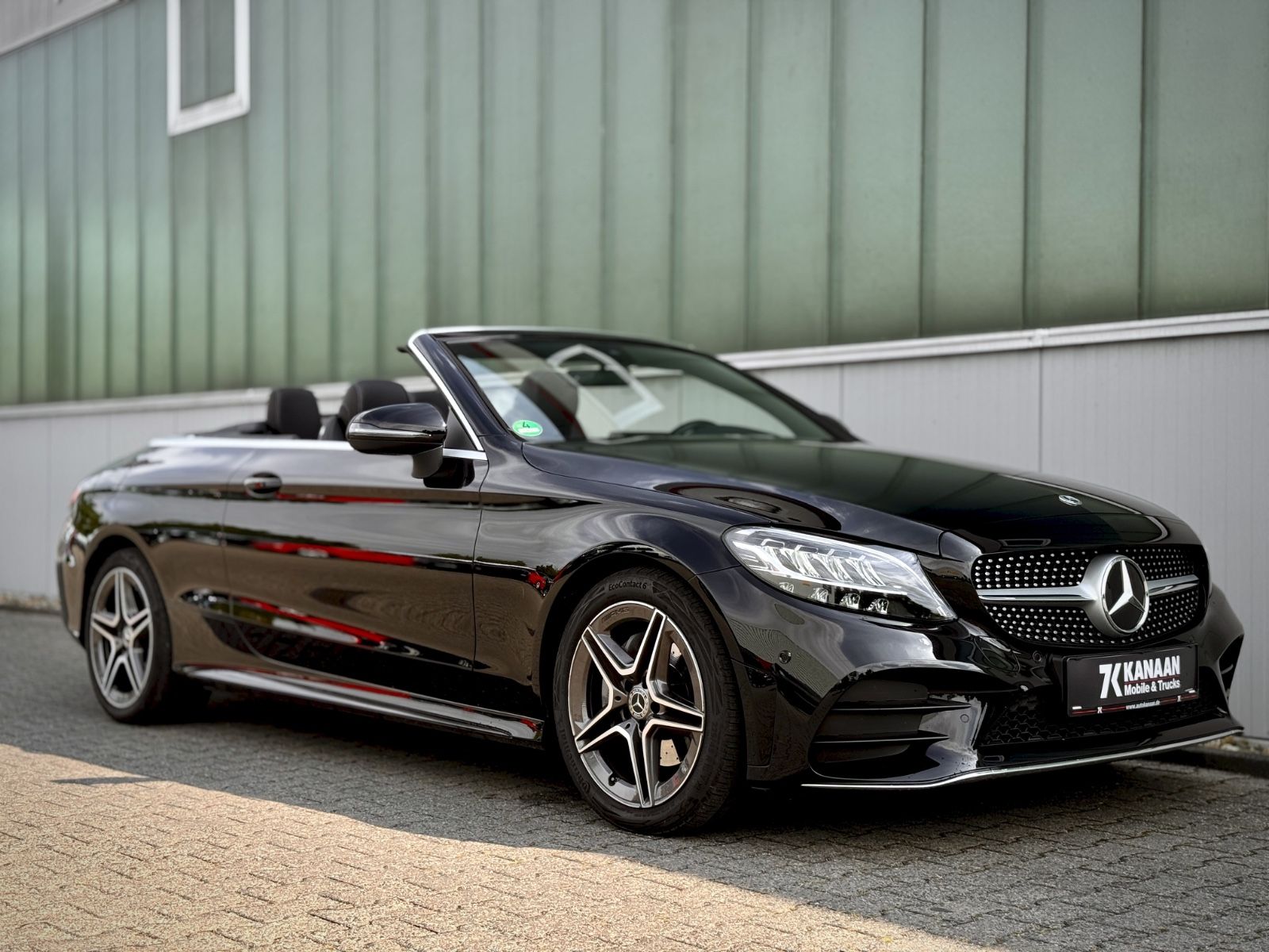 Fahrzeugabbildung Mercedes-Benz C 180 Cabriolet AMG-Line*AIRSCARF|NAV|BURMESTER*