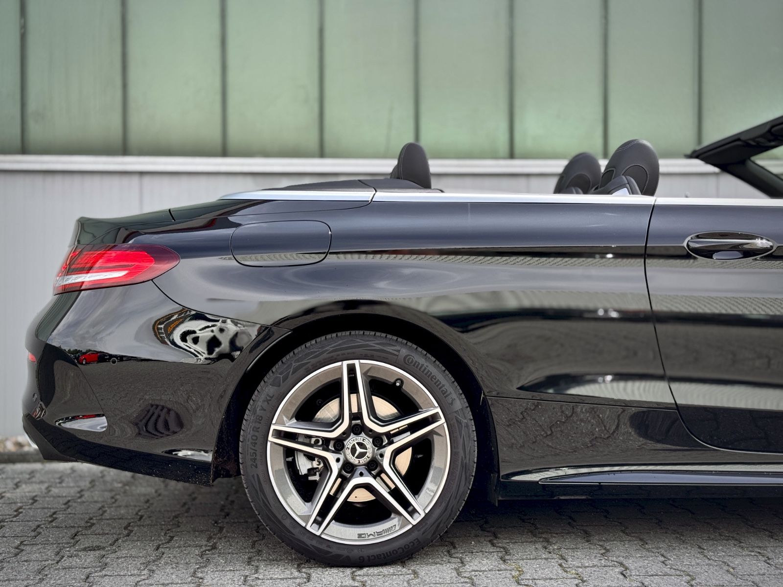 Fahrzeugabbildung Mercedes-Benz C 180 Cabriolet AMG-Line*AIRSCARF|NAV|BURMESTER*