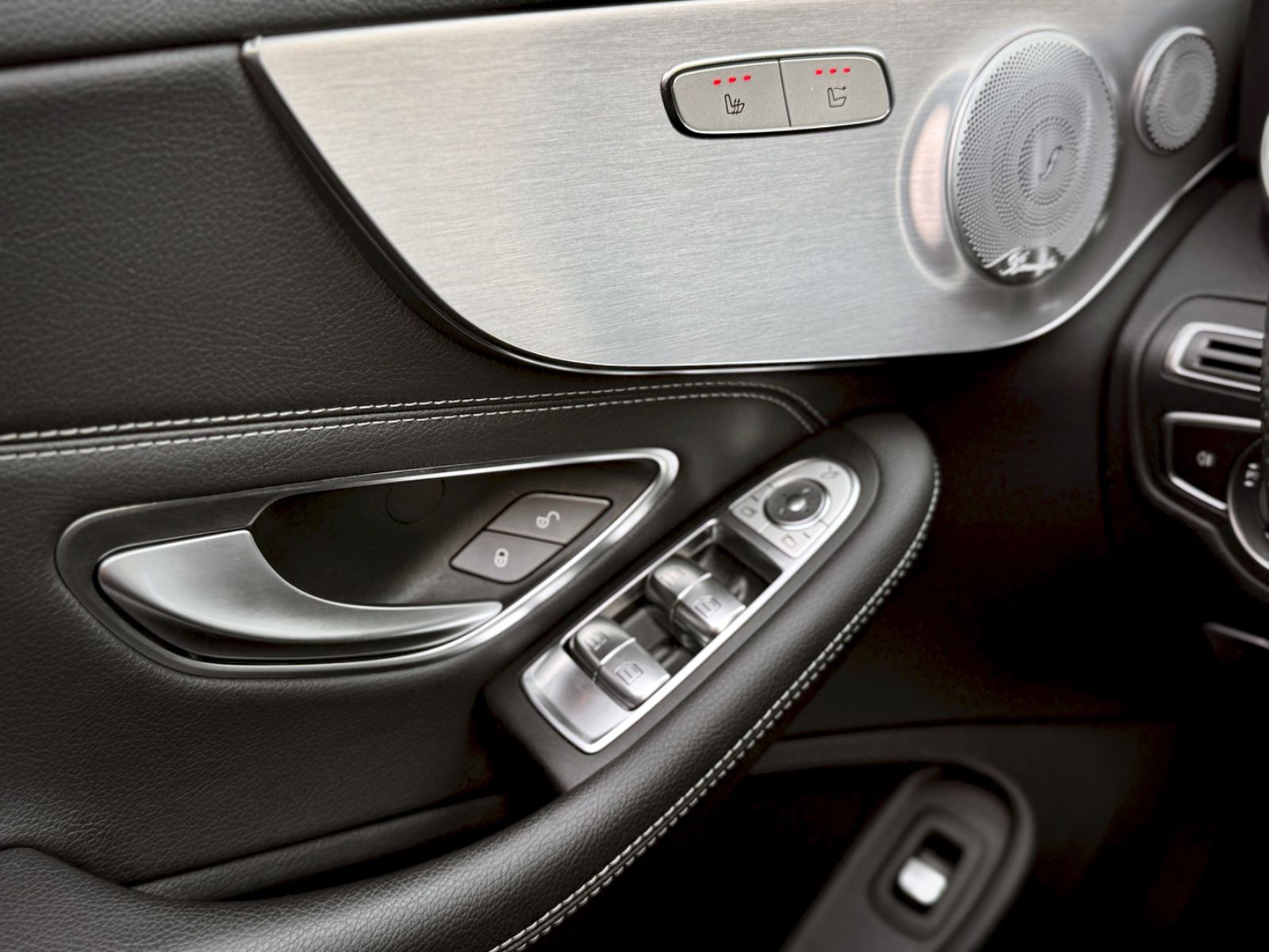 Fahrzeugabbildung Mercedes-Benz C 180 Cabriolet AMG-Line*AIRSCARF|NAV|BURMESTER*