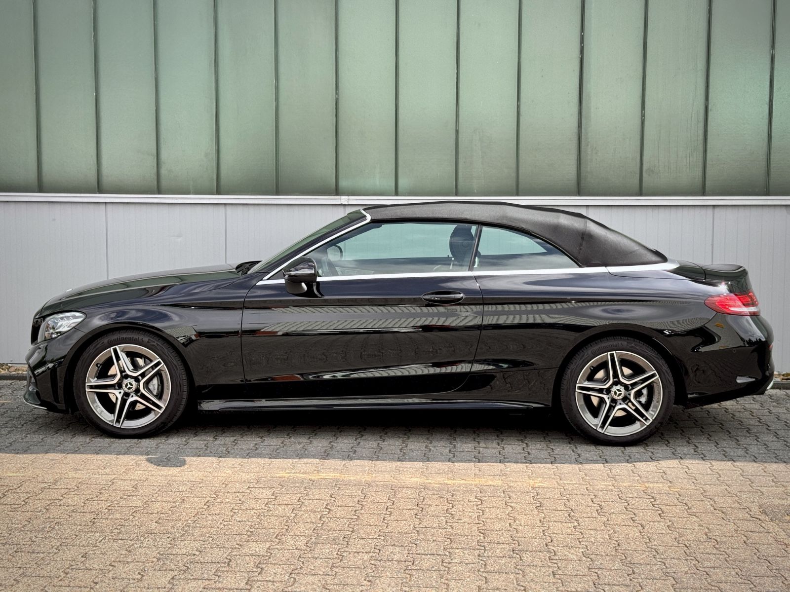 Fahrzeugabbildung Mercedes-Benz C 180 Cabriolet AMG-Line*AIRSCARF|NAV|BURMESTER*