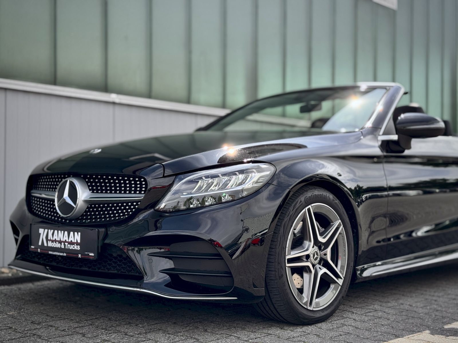 Fahrzeugabbildung Mercedes-Benz C 180 Cabriolet AMG-Line*AIRSCARF|NAV|BURMESTER*