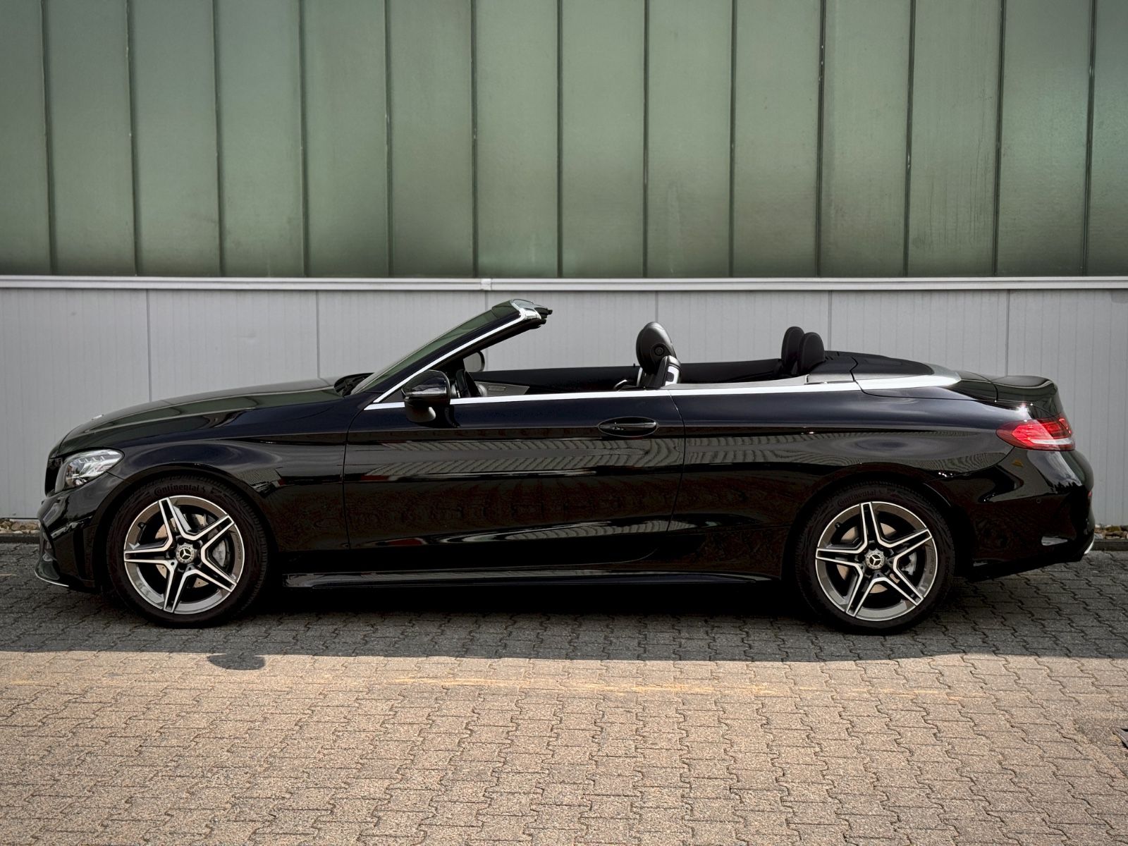 Fahrzeugabbildung Mercedes-Benz C 180 Cabriolet AMG-Line*AIRSCARF|NAV|BURMESTER*