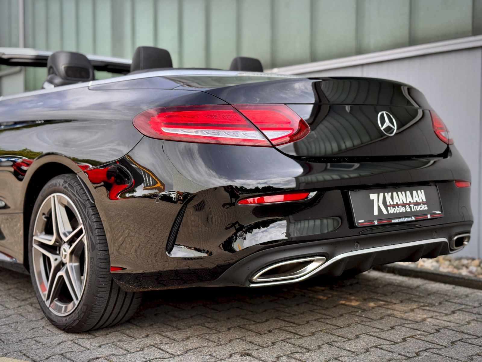 Fahrzeugabbildung Mercedes-Benz C 180 Cabriolet AMG-Line*AIRSCARF|NAV|BURMESTER*