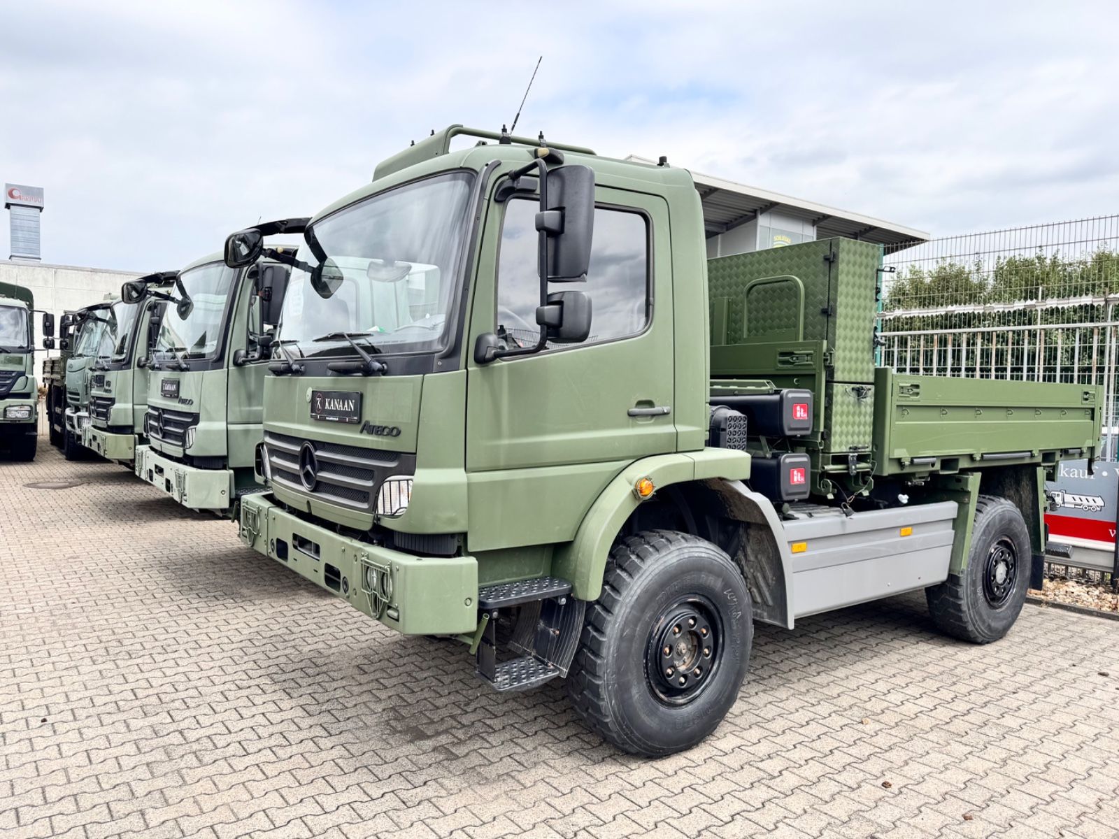 Mercedes-Benz 1018 Atego 4x4 Allrad Miltär Camper