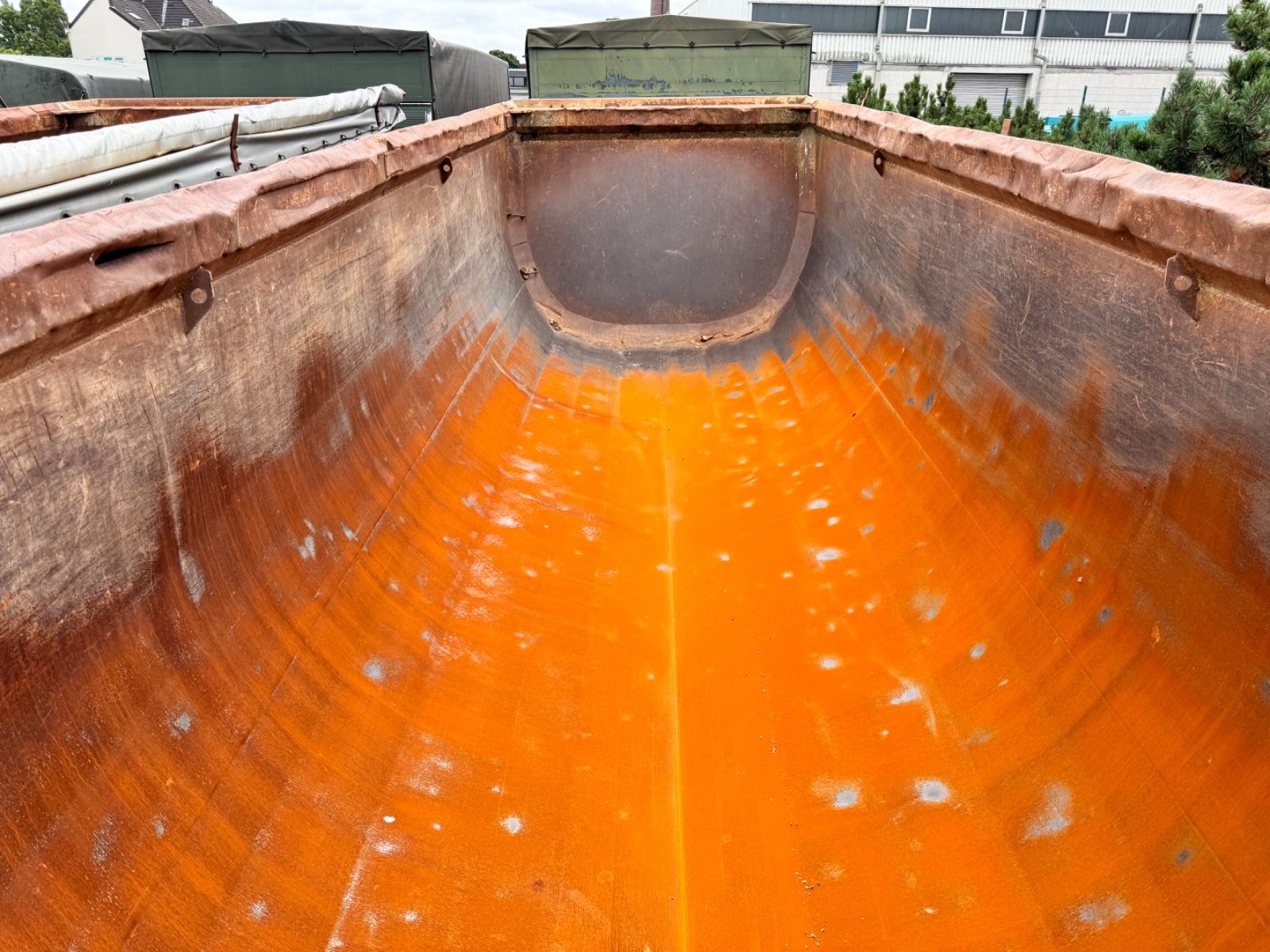 Fahrzeugabbildung Menci SA700R Kipper Mulde 27m³ Lift Stahl 3 Stück