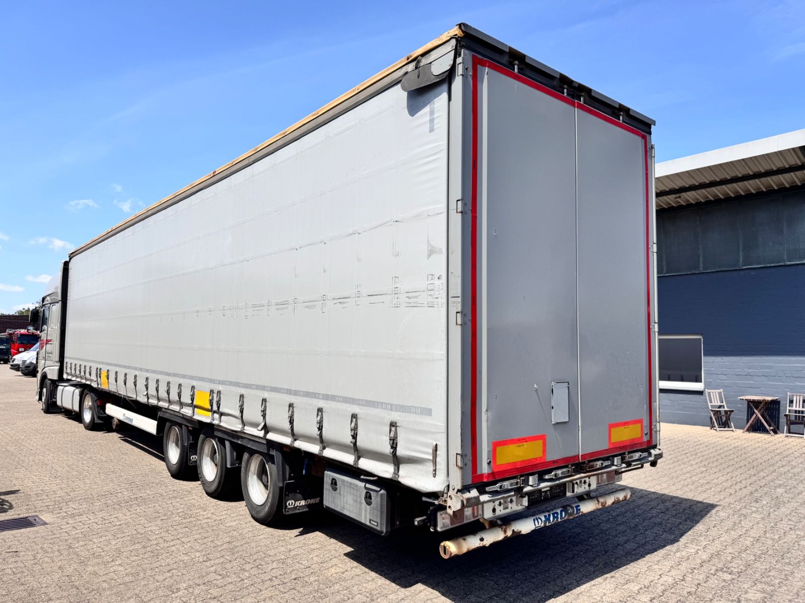 Fahrzeugabbildung Krone SD Curtainsider MEGA Jumbo XL Zert Getränke etc