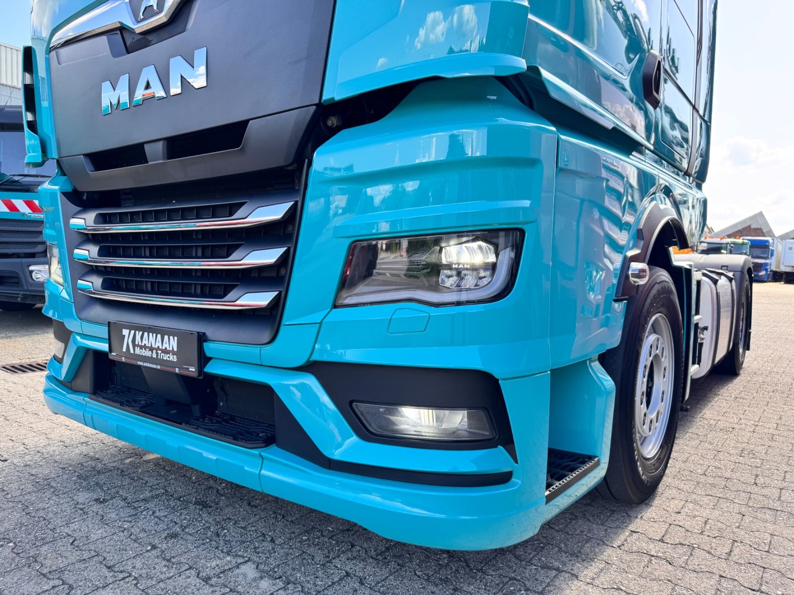 Fahrzeugabbildung MAN 18.510 TGX 4x2 BL  GX 2x Tanks TOP Ausstattung