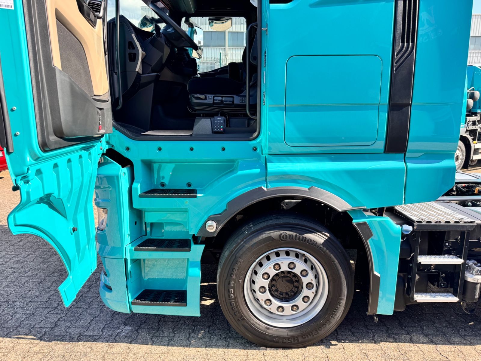 Fahrzeugabbildung MAN 18.510 TGX 4x2 BL  GX 2x Tanks TOP Ausstattung