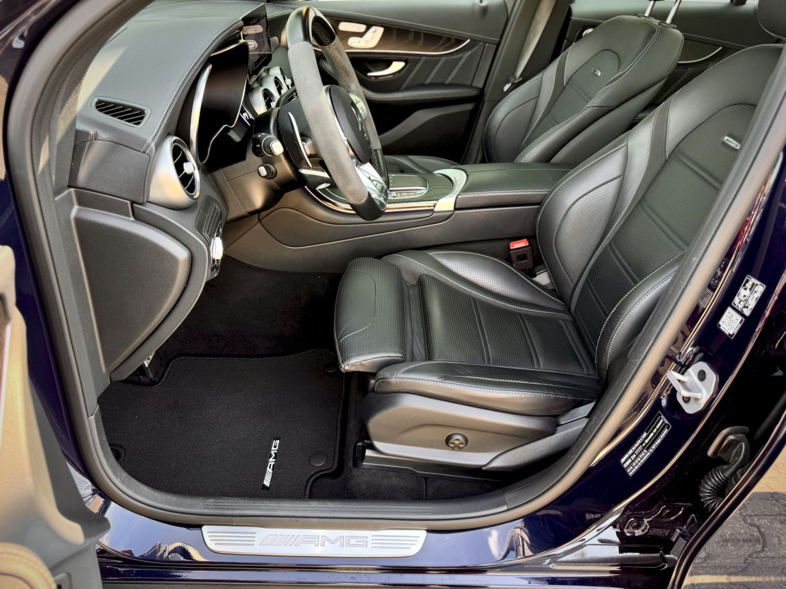 Fahrzeugabbildung Mercedes-Benz GLC 63 S AMG 4MATIC *9G|HEAD-UP|PANORAMA*