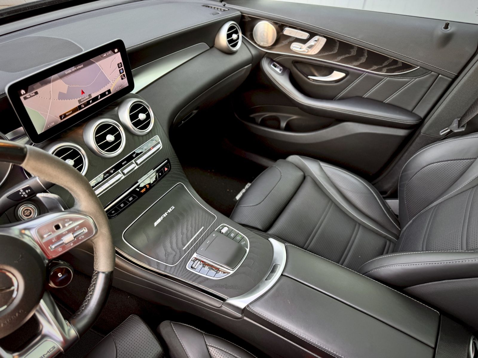 Fahrzeugabbildung Mercedes-Benz GLC 63 S AMG 4MATIC *9G|HEAD-UP|PANORAMA*