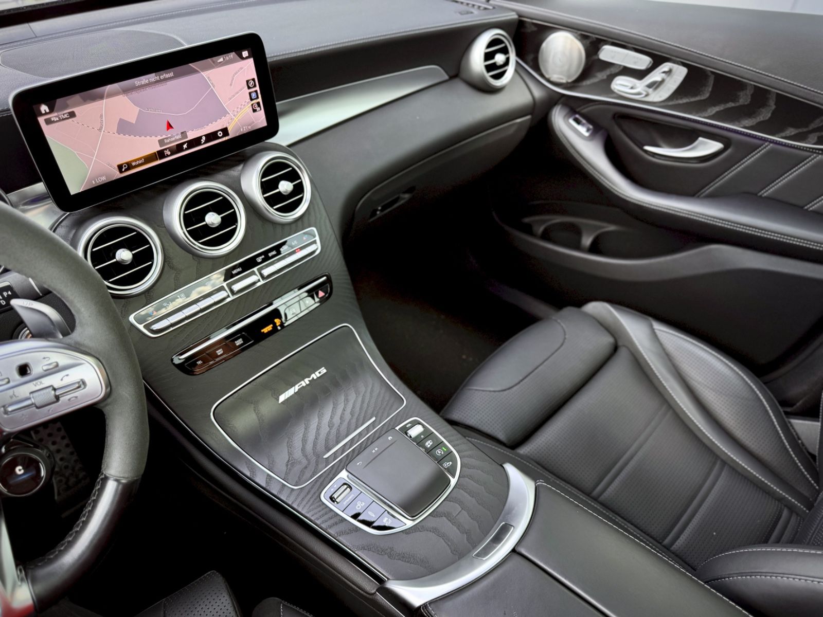 Fahrzeugabbildung Mercedes-Benz GLC 63 S AMG 4MATIC *9G|HEAD-UP|PANORAMA*