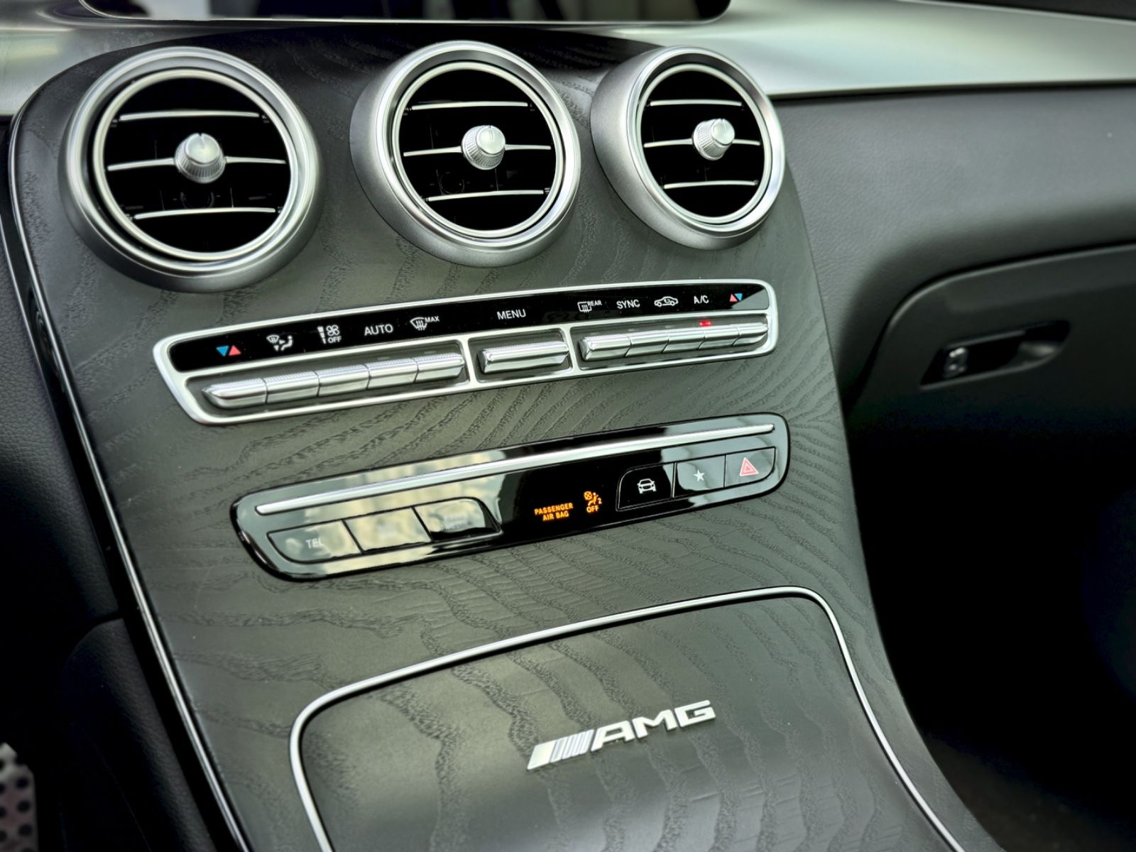 Fahrzeugabbildung Mercedes-Benz GLC 63 S AMG 4MATIC *9G|HEAD-UP|PANORAMA*