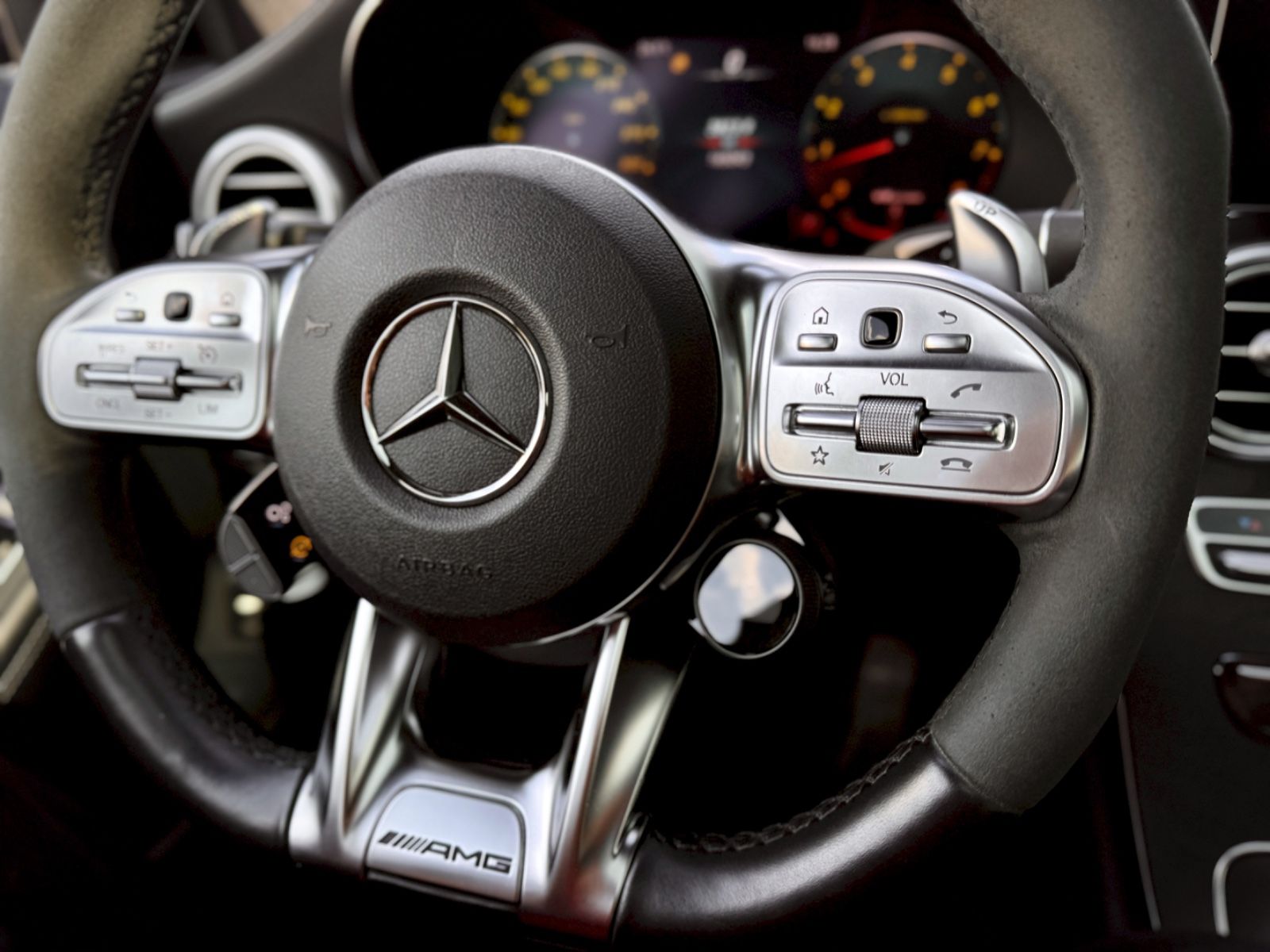 Fahrzeugabbildung Mercedes-Benz GLC 63 S AMG 4MATIC *9G|HEAD-UP|PANORAMA*