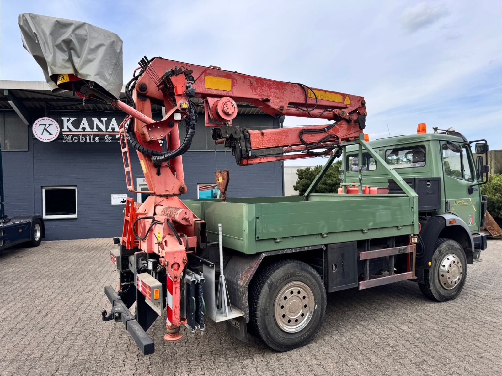 Fahrzeugabbildung Mercedes-Benz 1417 AK Allrad Palfinger Montagekran 17,7m 64TKM