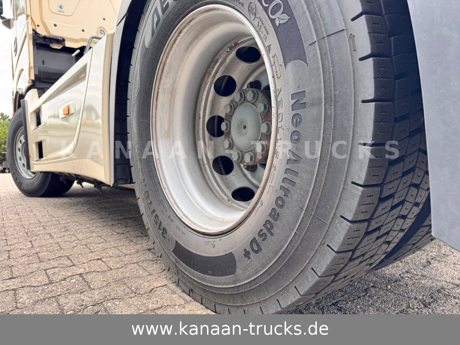 Fahrzeugabbildung Mercedes-Benz 1848 LS Actros 4  GigaSpace  Retarder
