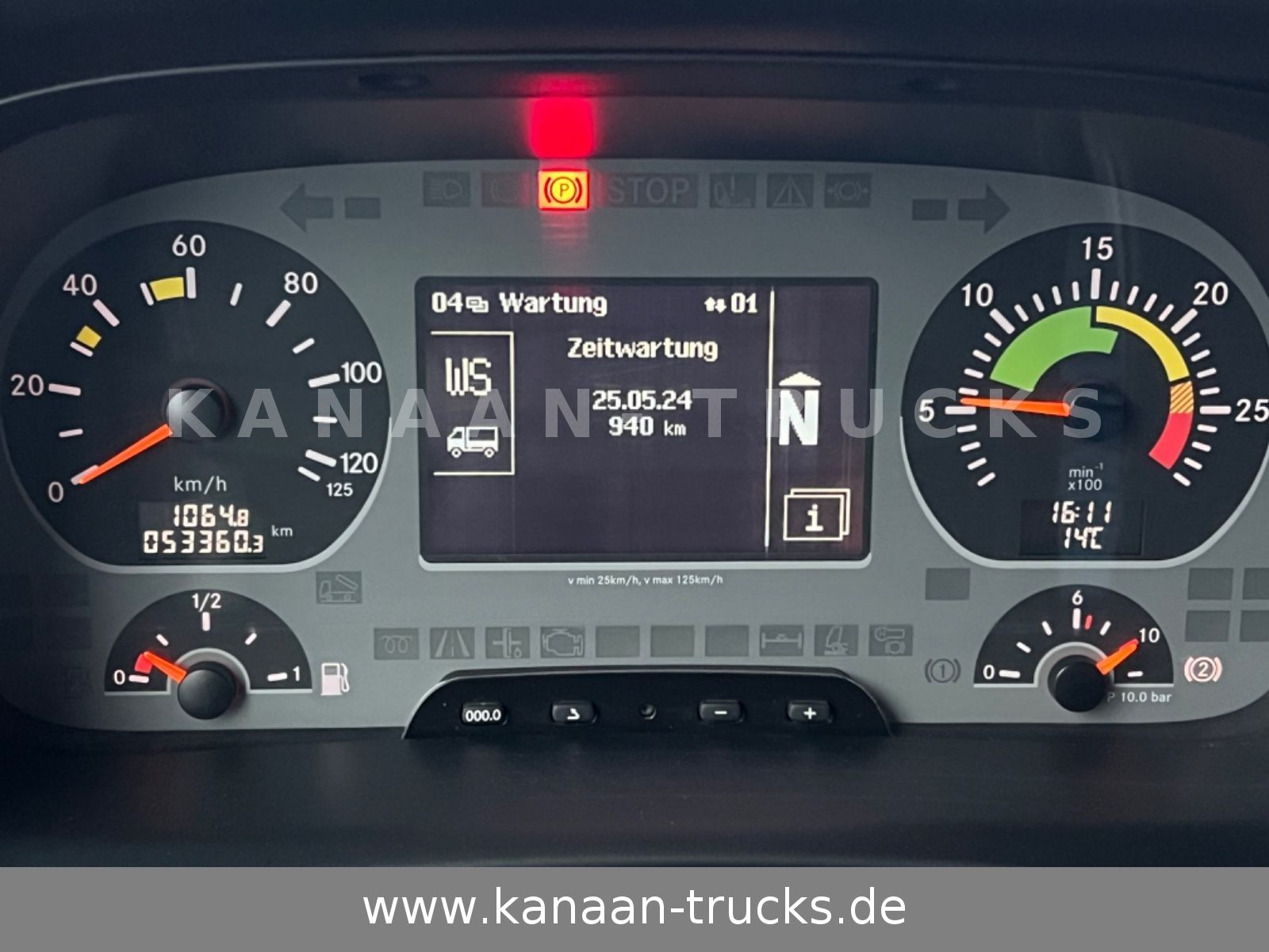 Fahrzeugabbildung Mercedes-Benz 2032 Actros 4x4 Bucher STKF 9500  AIRPORT  KLIMA