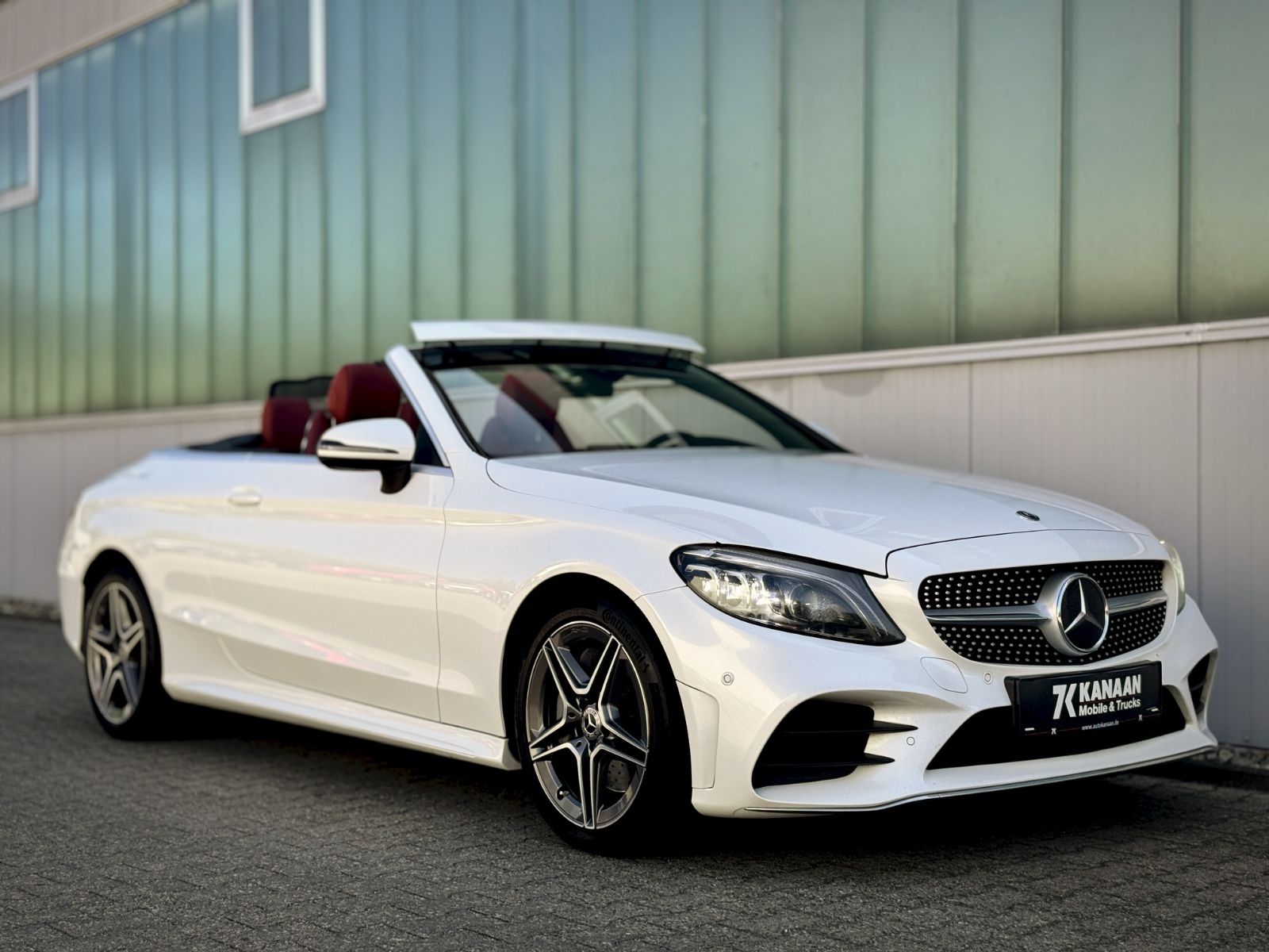 Fahrzeugabbildung Mercedes-Benz C 400 4-Matic AMG-Line *AHK|LED|AIRSCARF|ASSIST*