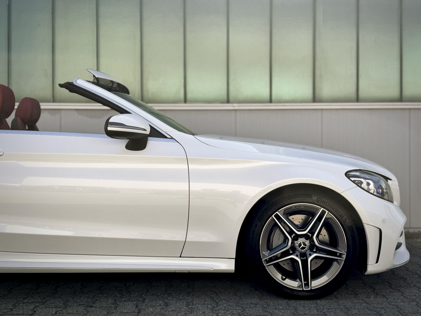 Fahrzeugabbildung Mercedes-Benz C 400 4-Matic AMG-Line *AHK|LED|AIRSCARF|ASSIST*