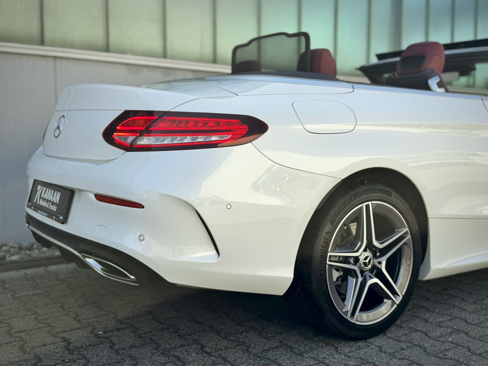 Fahrzeugabbildung Mercedes-Benz C 400 4-Matic AMG-Line *AHK|LED|AIRSCARF|ASSIST*