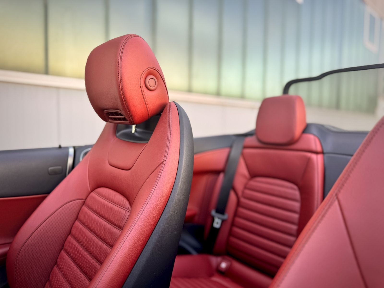 Fahrzeugabbildung Mercedes-Benz C 400 4-Matic AMG-Line *AHK|LED|AIRSCARF|ASSIST*