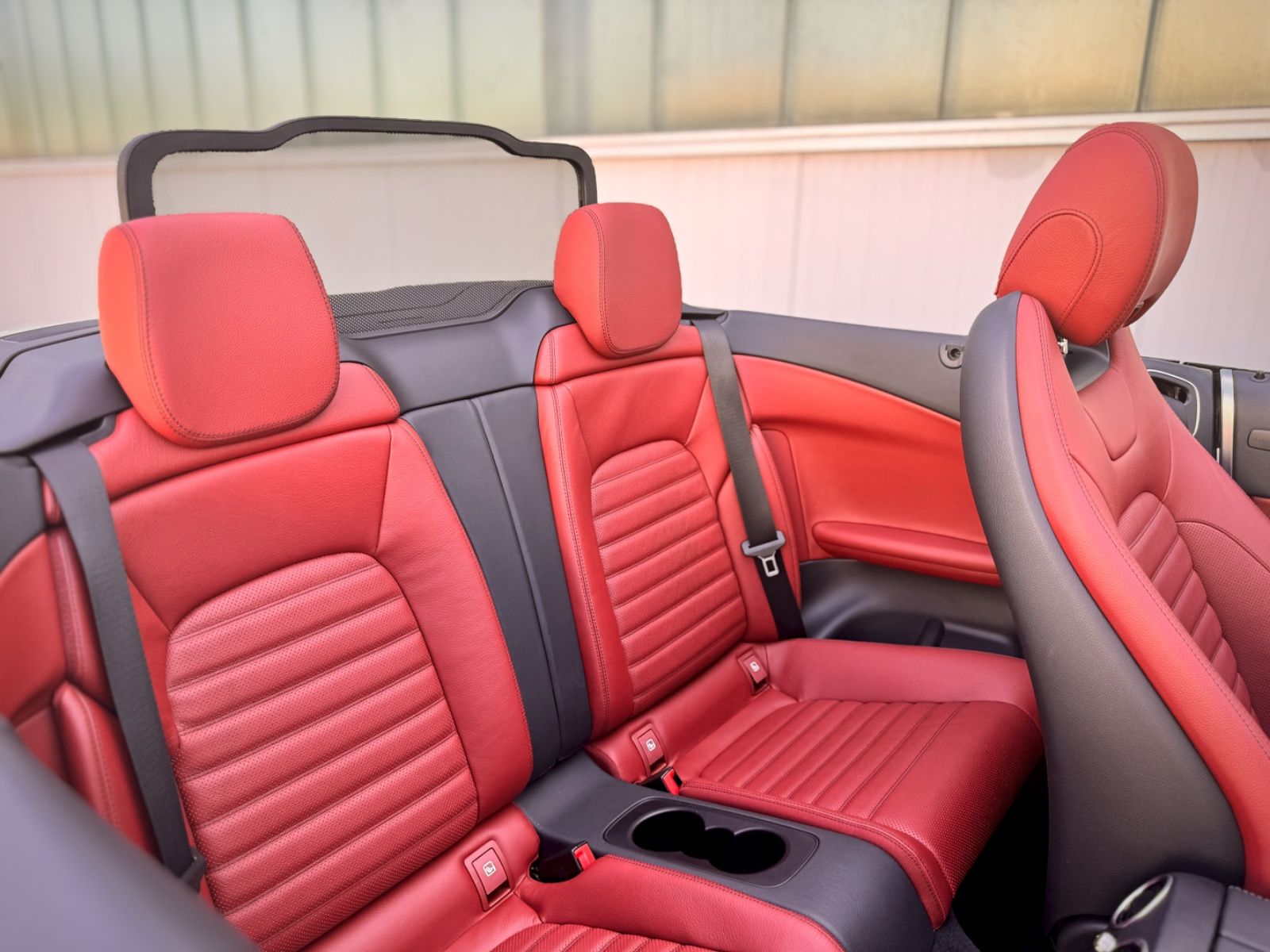 Fahrzeugabbildung Mercedes-Benz C 400 4-Matic AMG-Line *AHK|LED|AIRSCARF|ASSIST*