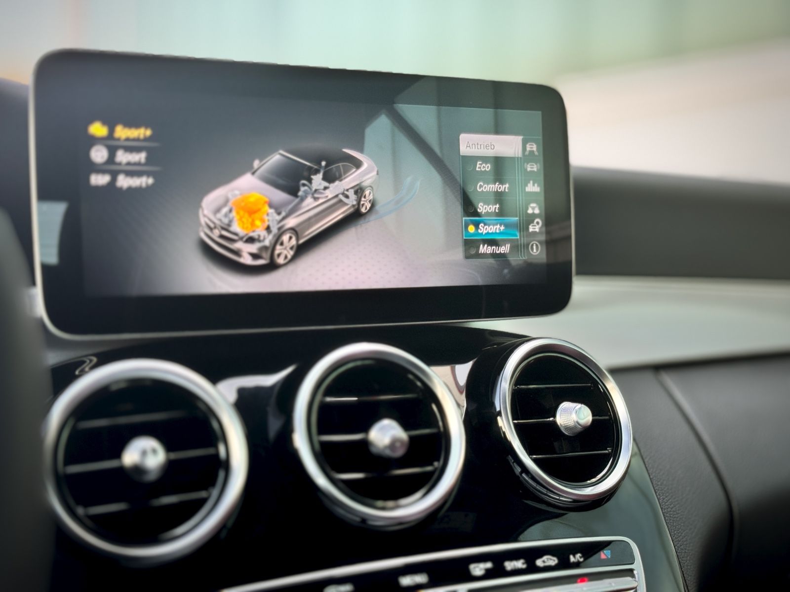 Fahrzeugabbildung Mercedes-Benz C 400 4-Matic AMG-Line *AHK|LED|AIRSCARF|ASSIST*