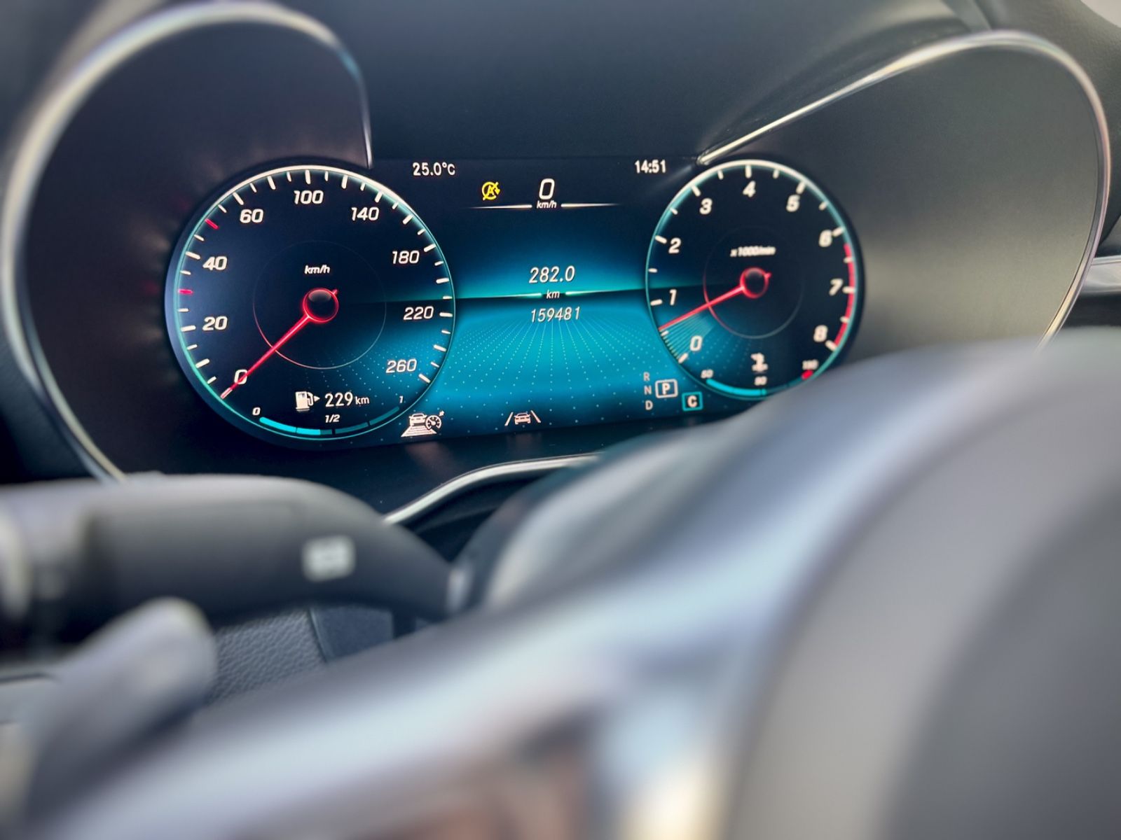 Fahrzeugabbildung Mercedes-Benz C 400 4-Matic AMG-Line *AHK|LED|AIRSCARF|ASSIST*