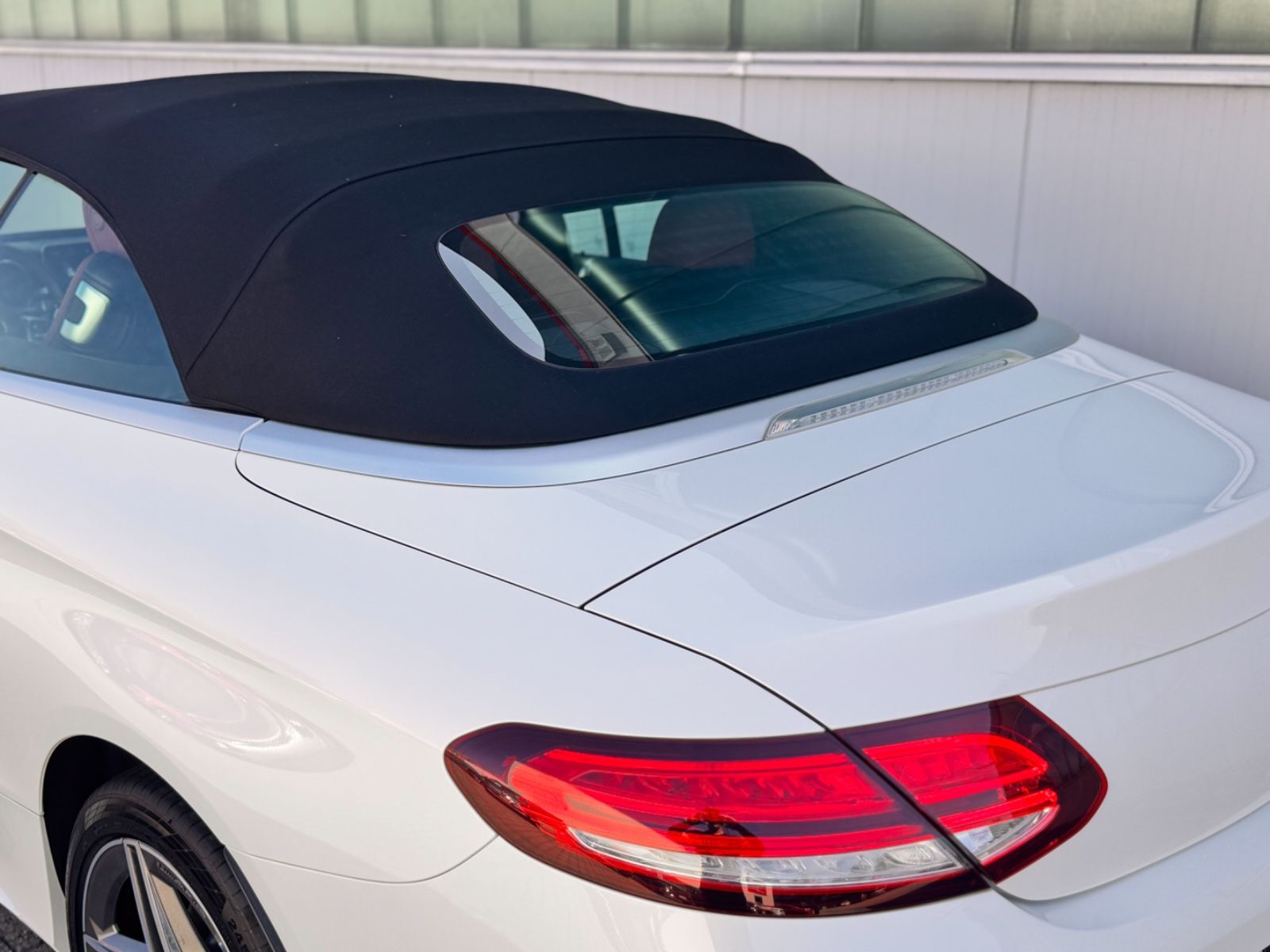 Fahrzeugabbildung Mercedes-Benz C 400 4-Matic AMG-Line *AHK|LED|AIRSCARF|ASSIST*