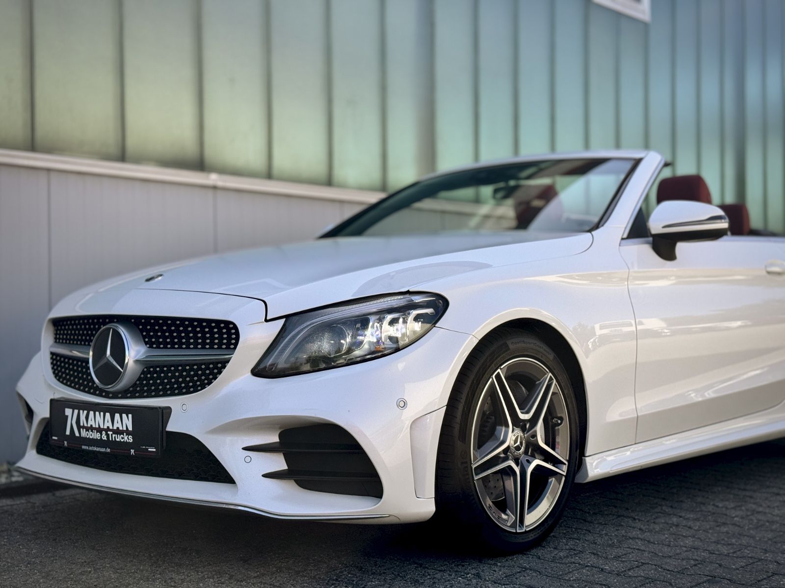 Fahrzeugabbildung Mercedes-Benz C 400 4-Matic AMG-Line *AHK|LED|AIRSCARF|ASSIST*