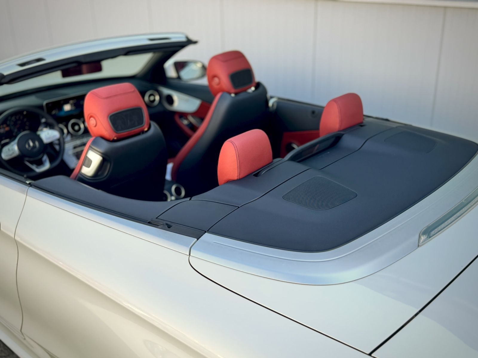 Fahrzeugabbildung Mercedes-Benz C 400 4-Matic AMG-Line *AHK|LED|AIRSCARF|ASSIST*