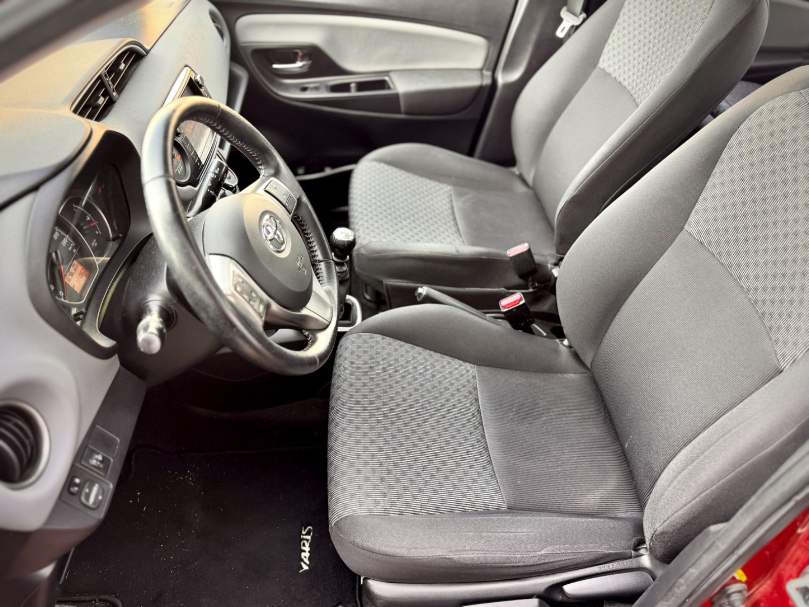 Fahrzeugabbildung Toyota Yaris 1.3 Comfort *CAM|KLIMA|TEL*