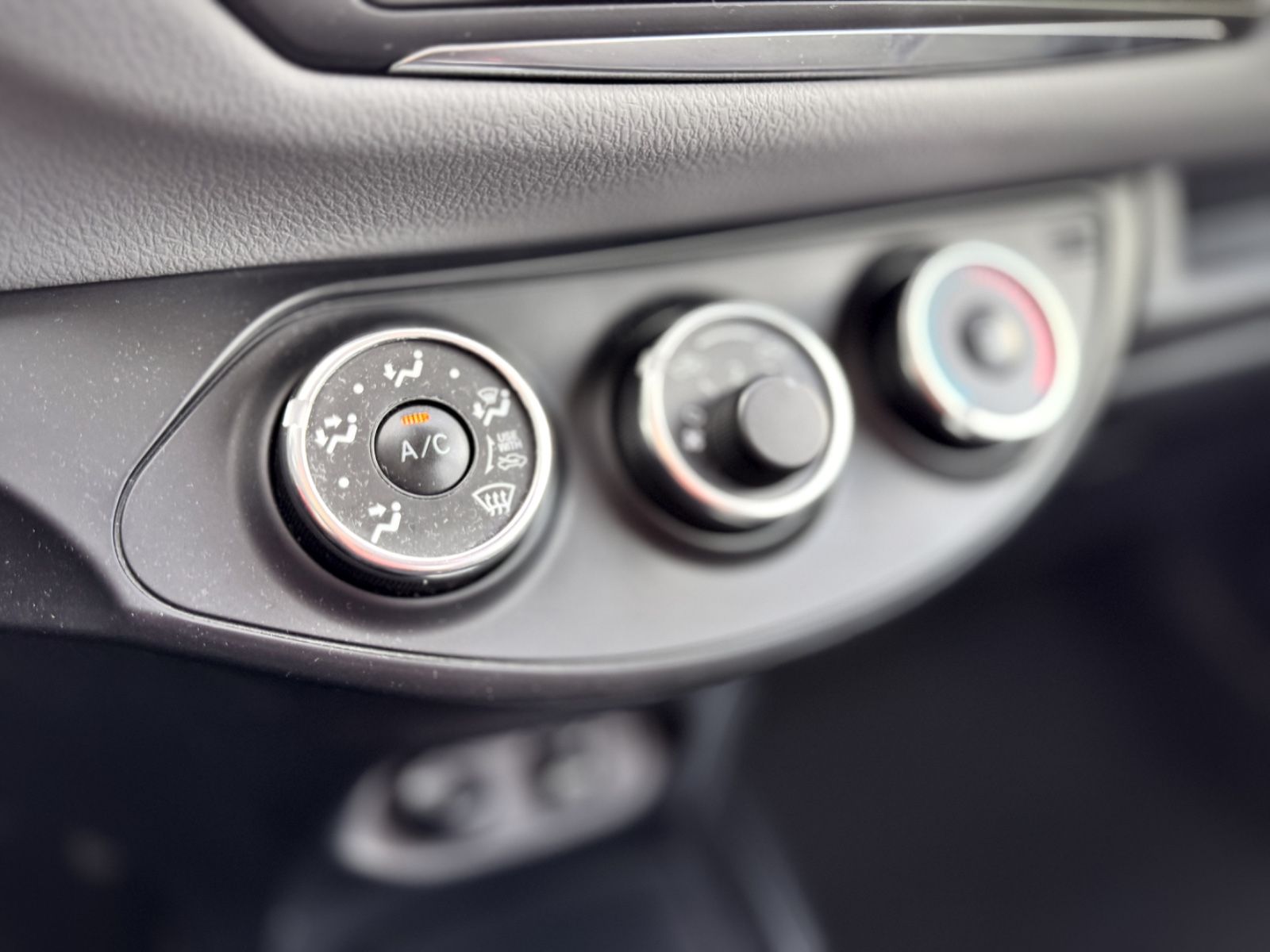 Fahrzeugabbildung Toyota Yaris 1.3 Comfort *CAM|KLIMA|TEL*