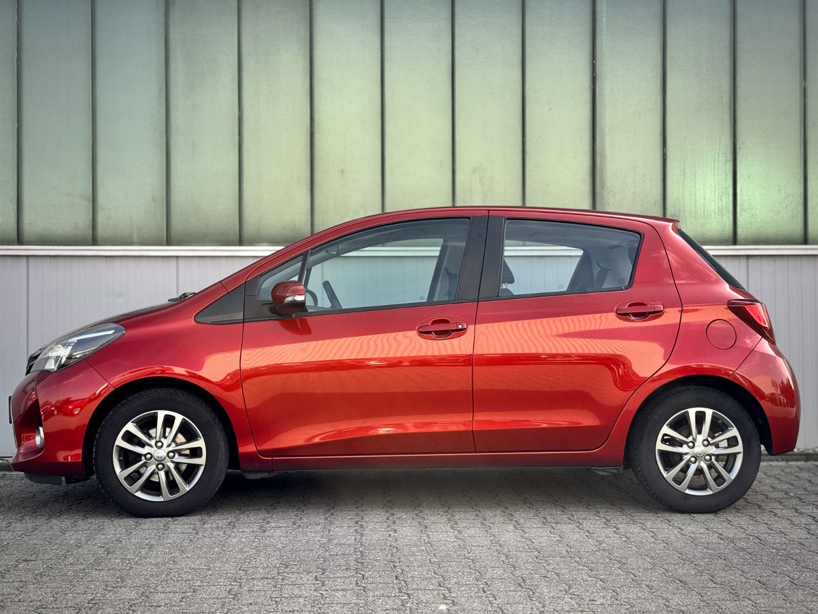 Fahrzeugabbildung Toyota Yaris 1.3 Comfort *CAM|KLIMA|TEL*