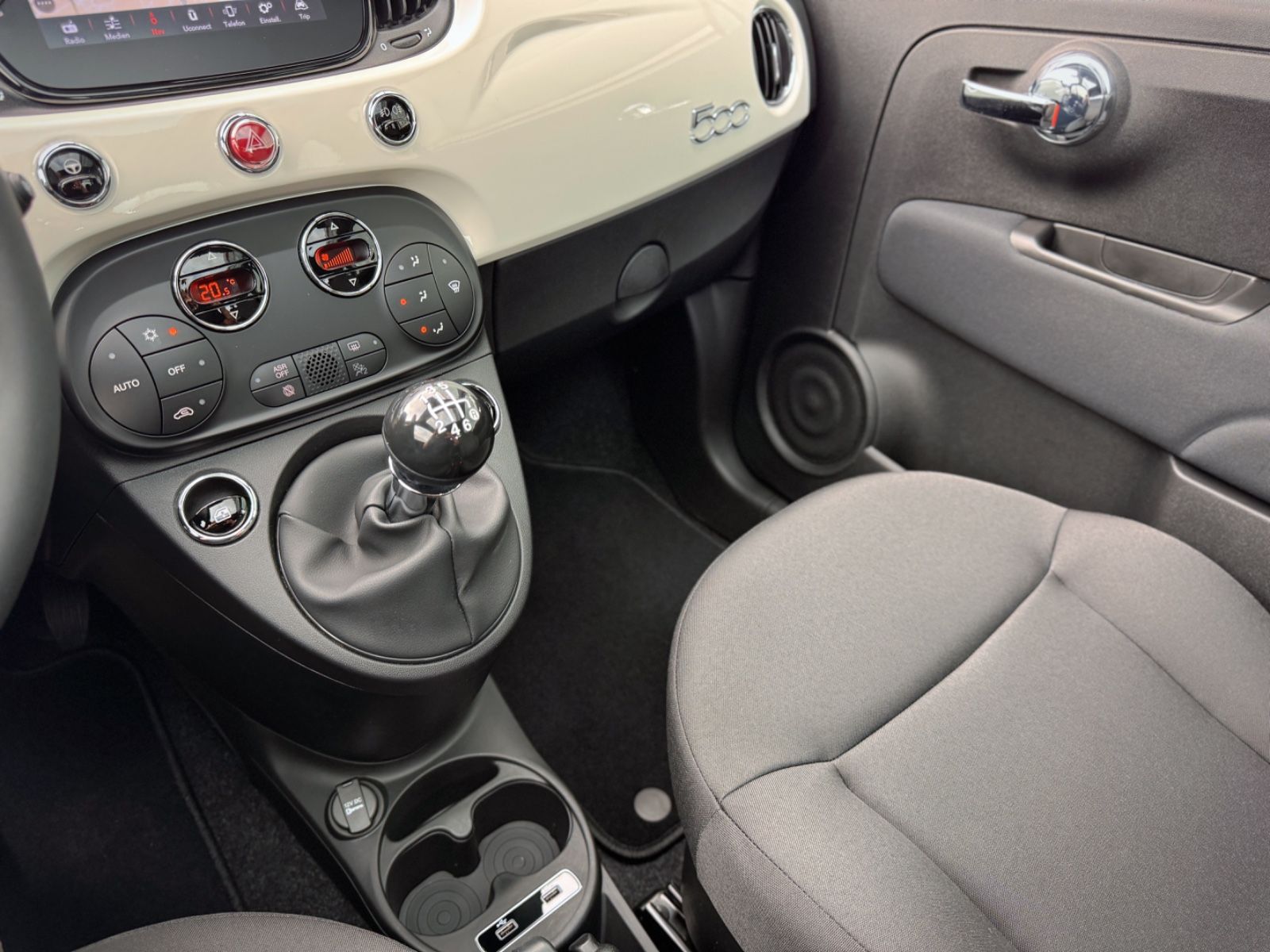 Fahrzeugabbildung Fiat 500 1.0 GSE Dolcevita *NAVI|CARPLAY|PANORAMA*