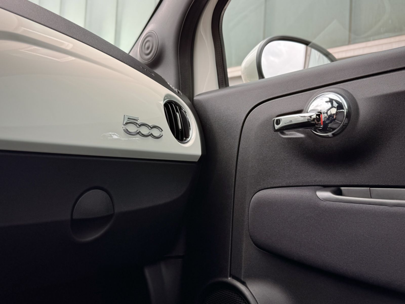 Fahrzeugabbildung Fiat 500 1.0 GSE Dolcevita *NAVI|CARPLAY|PANORAMA*