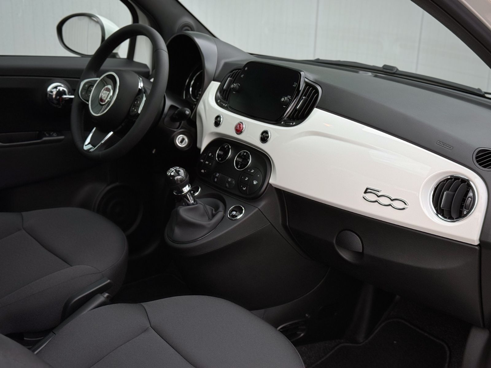 Fahrzeugabbildung Fiat 500 1.0 GSE Dolcevita *NAVI|CARPLAY|PANORAMA*