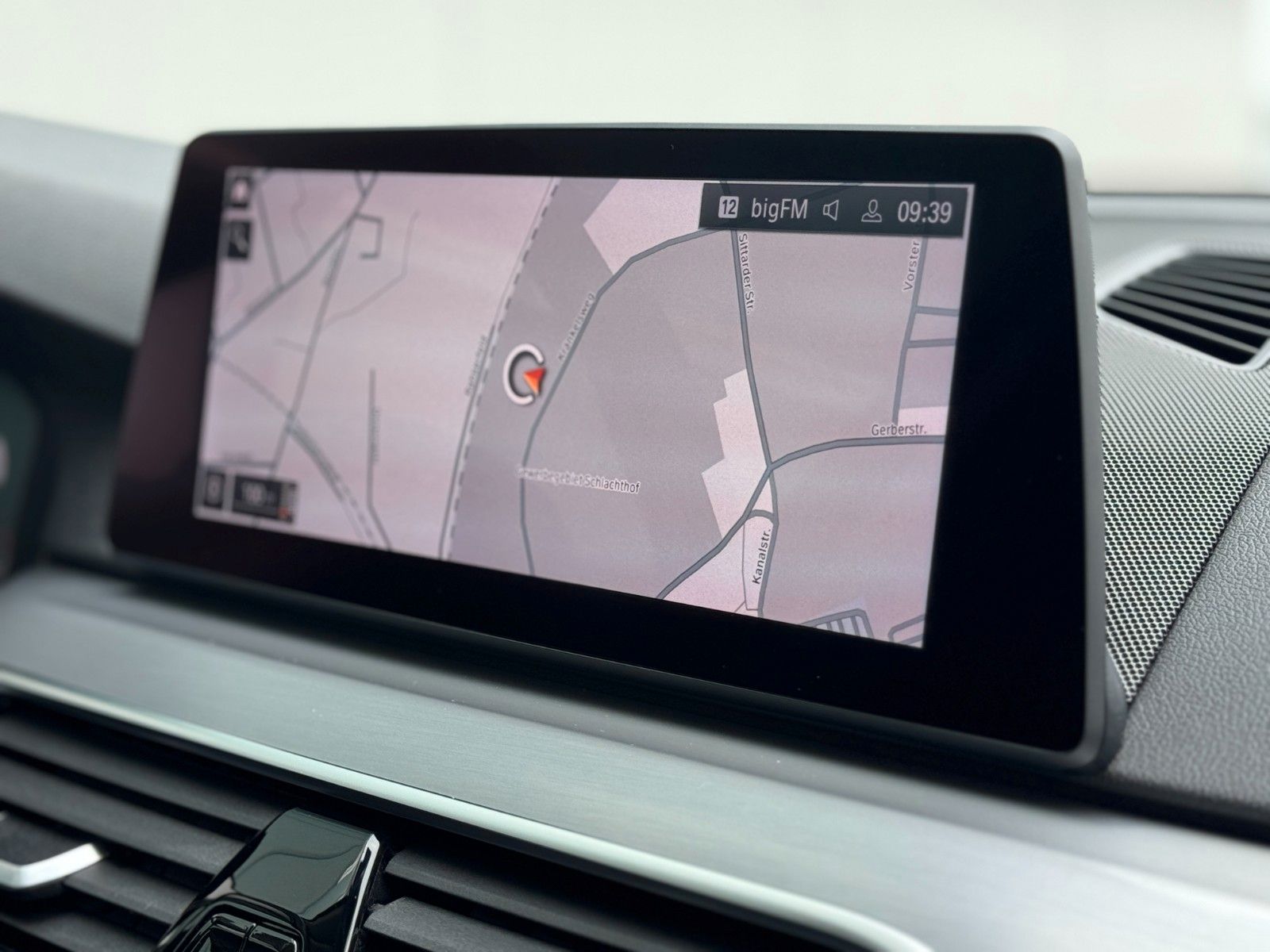 Fahrzeugabbildung BMW 520d xDrive Touring*LIVE COCKPIT|ASSIST|CAM|LED*